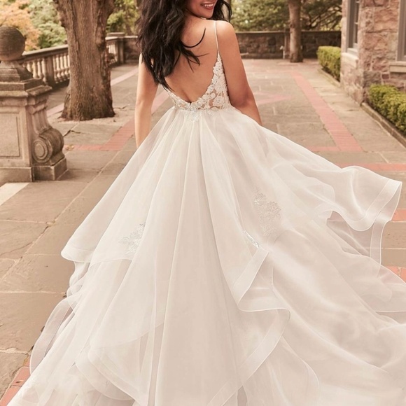 Wedding Dress for Sale! - Picture 3 of 6